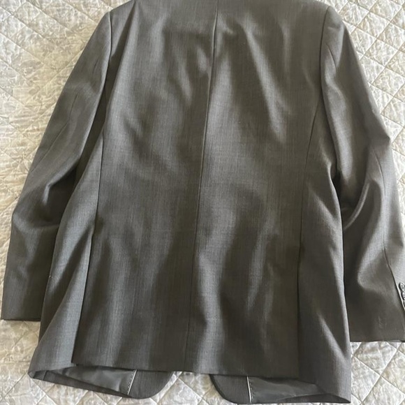 Men suit, jacket 40 size and pants are 36/32 - Picture 6 of 6